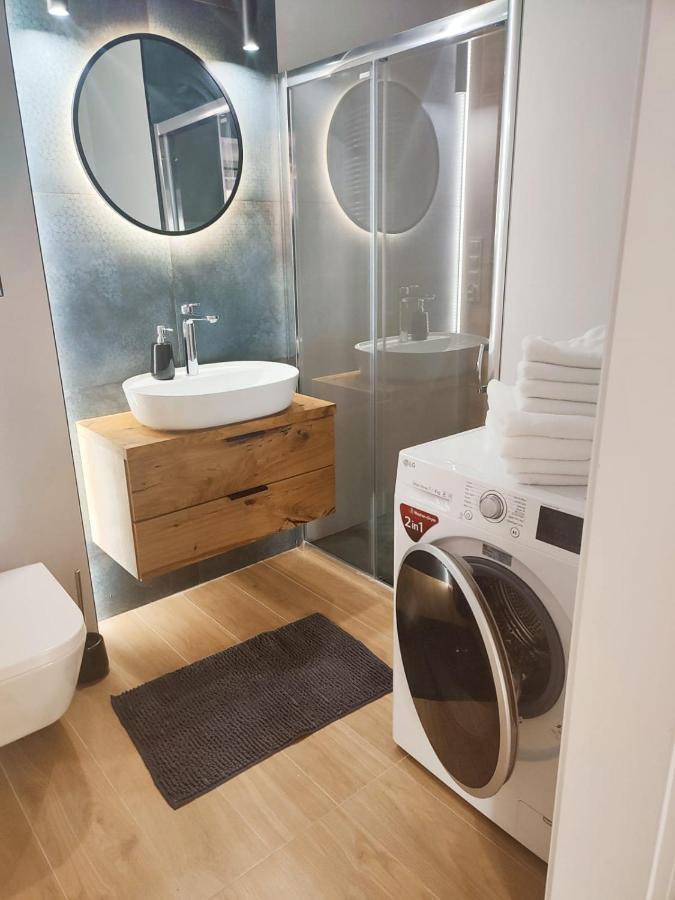 Miodowy Apartament Złotów Εξωτερικό φωτογραφία
